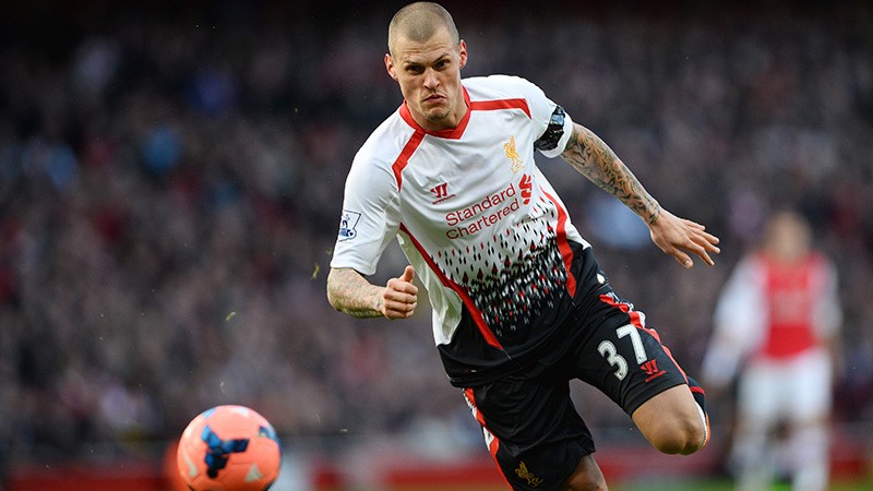 Futbal_Martin_Škrtel_Liverpool_v bielom